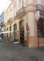 La Trattoria outside