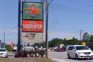 The Shrimper outside