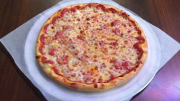 Snickers Pizza Shop Eveleth food