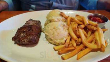 Houlihan's Naperville food