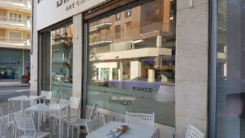 Bianco Art Cafe inside