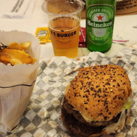 T.t. Burger Arpoador food