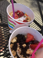 Cultive Frozen Yogurt food