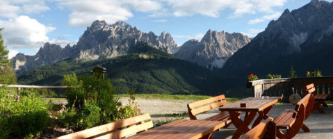 Rifugio Pendio Monte Elmo inside