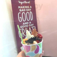 Yogurtland Goleta food