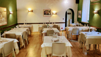 Vineria In Piazzetta food