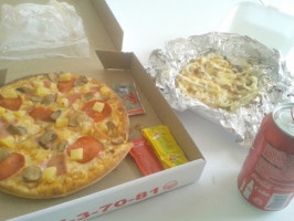 Zherry's Pizza food