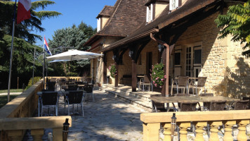 Vezere Lodge inside