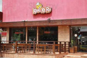 Kero Ke Ry outside