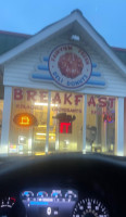 Fresh Deli Donuts outside