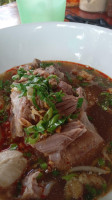 ก๋วยเตี๋ยวเล้งชามใหญ่ food