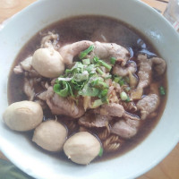 ร้านเหน่งก๋วยเตี๋ยวหมูตุ๋น ไก่ตุ๋น outside