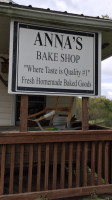 Anna's Bake Shop outside