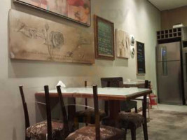 Manufato Galeria Cafe inside