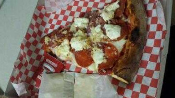 Big Bob's Best Pizza food