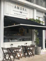 Amora Confeitaria food