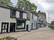 Tonys Fresh Fish Rawtenstall outside