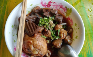 ร้านก๋วยเตี๋ยวไก่มะระบุฟเฟ่ต์คงถาวร food