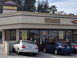 Fatburger Buffalo's Express outside