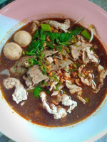 ดีจัง ก๋วยเตี๋ยวโกเด้ง โฮเด้ง แม่ขรี food