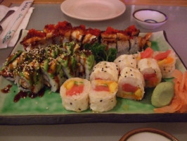 Sushi Niichi food