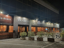 Tramvai Carpi outside