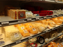 Wisconsin Cheese Mart food