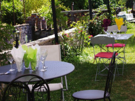 Le Jardin De Cabrerets food