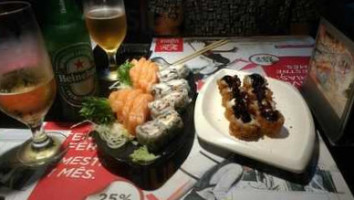 Sushi 'n Roll Express food