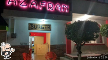 Azafran Burguer food