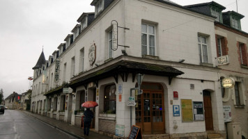 L'Hostel du Roy Restaurant inside