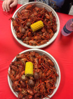 Mud Hornets Crawfish Catering food