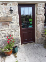 Dewspring Tearoom outside