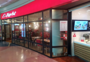 Pizza Hut Strada Outlet inside