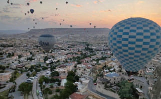 Köfteci Nuri Balon Seyir Alani outside