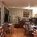 Louchi's Tearoom inside