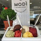 Modi Gelateria Italiana outside