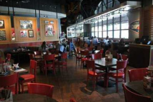 Red Robin Gourmet Burgers And Brews food