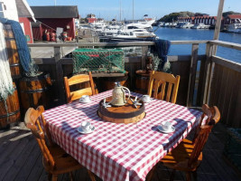 Holmbom's Ark Fotö Hamncafé food