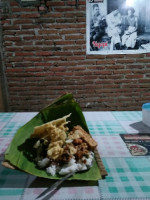 Nasi Pecel Bu Mami food