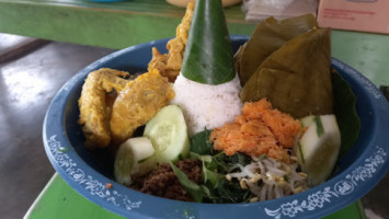 Warung Pecel Santo food