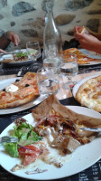 Pizz' Argentat food