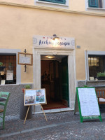 Osteria Simon Boccanegra outside