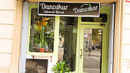 Danoskar outside