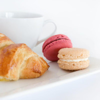 Le Macaron French Pastries food