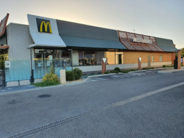 Mcdonald's outside