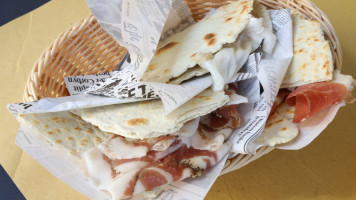 Piadina E Collina inside