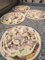 Valentin Pizza food