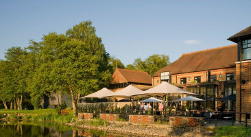 Silvermere Inn On The Lake inside