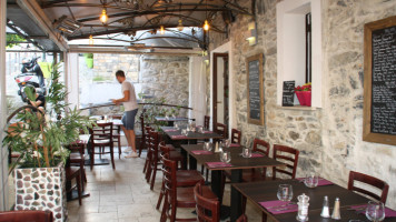 La Riviere des Vins food